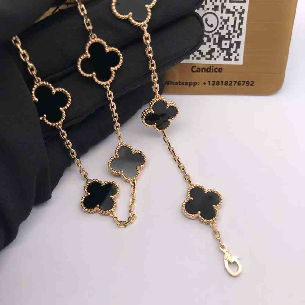 18K Yellow Gold Van Cleef 10 Motif Necklace Onyx Black VCARA42700 (3) 18K Yellow Gold Van Cleef 10 Motif Necklace Onyx Black VCARA42700