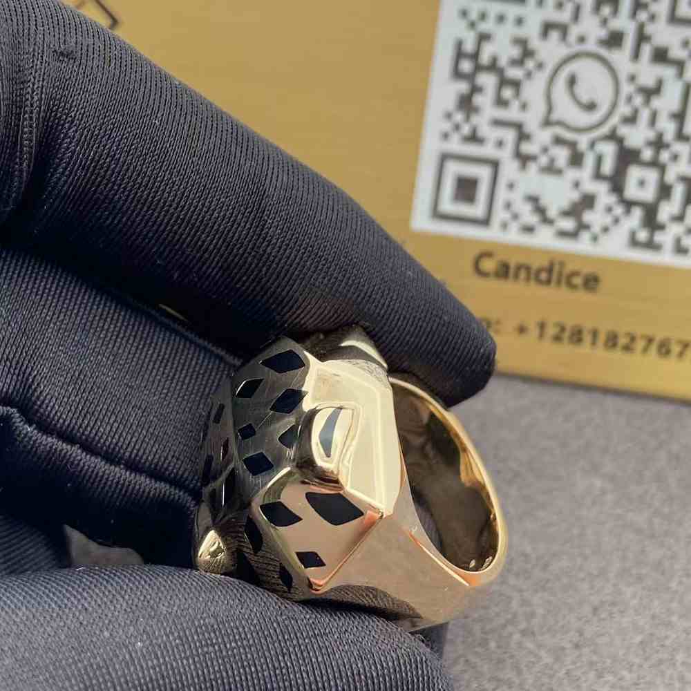 Panthere de Cartier Ring 18k Yellow Gold Garnet Onyx Ring B4074152 (4) Panthere de Cartier Ring 18k Yellow Gold Garnet Onyx Ring B4074152